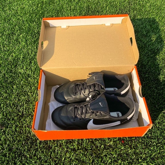 Nike Premier III FG Soccer Cleats - Picture 1 of 5